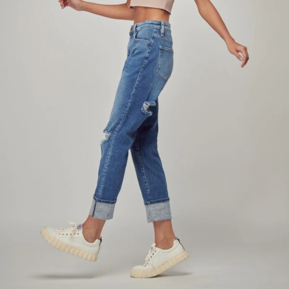 114. NWT Nature Denim Mom Jeans - Picture 3 of 10